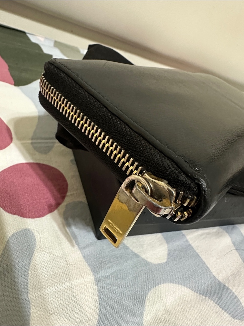 Yves Saint Laurent Black Leather Zip-Around Wallet with Gold YSL Emblem - Picture 6 of 12